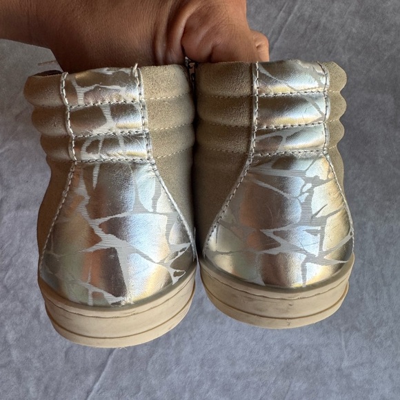 P448 Silver and White Sneakers - Picture 10 of 11